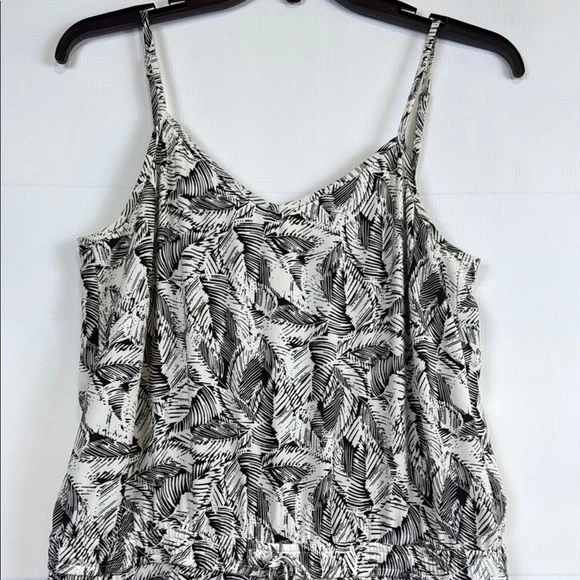 Banana Republic Black and Cream Tropical Print Jumpsuit, Size 6 - Picture 2 of 8